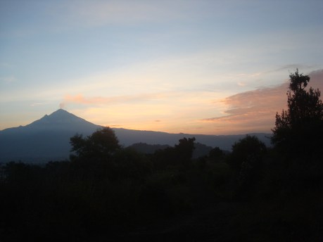 Amanecer sobre el Popo